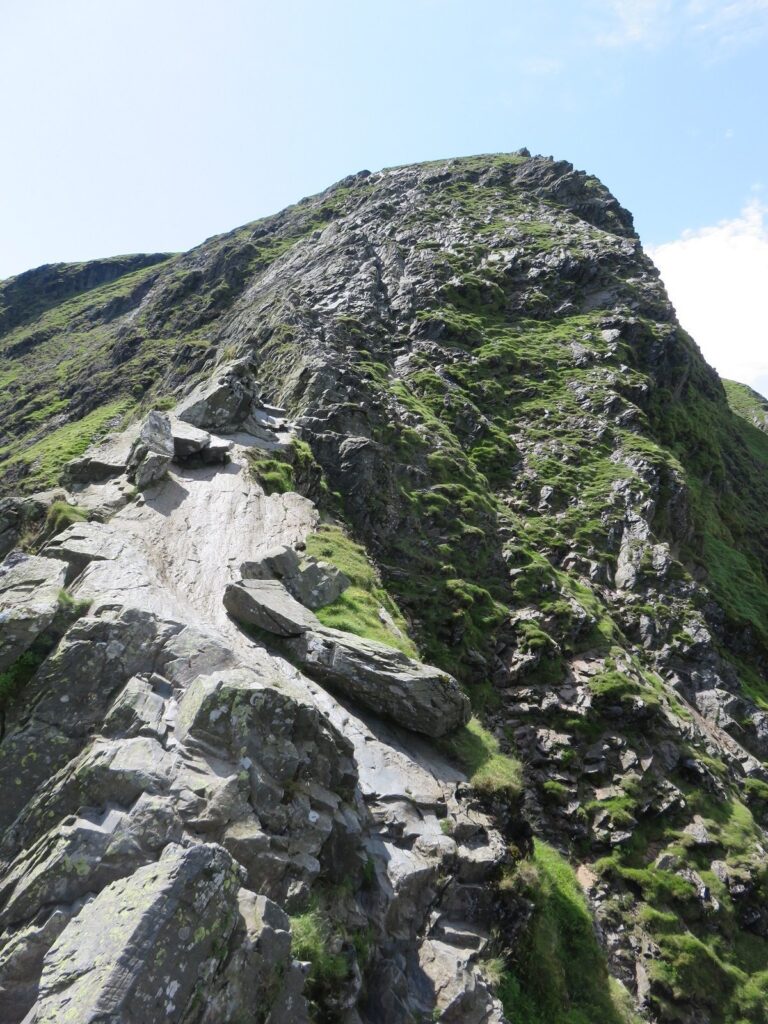 how to climb sharp edge?