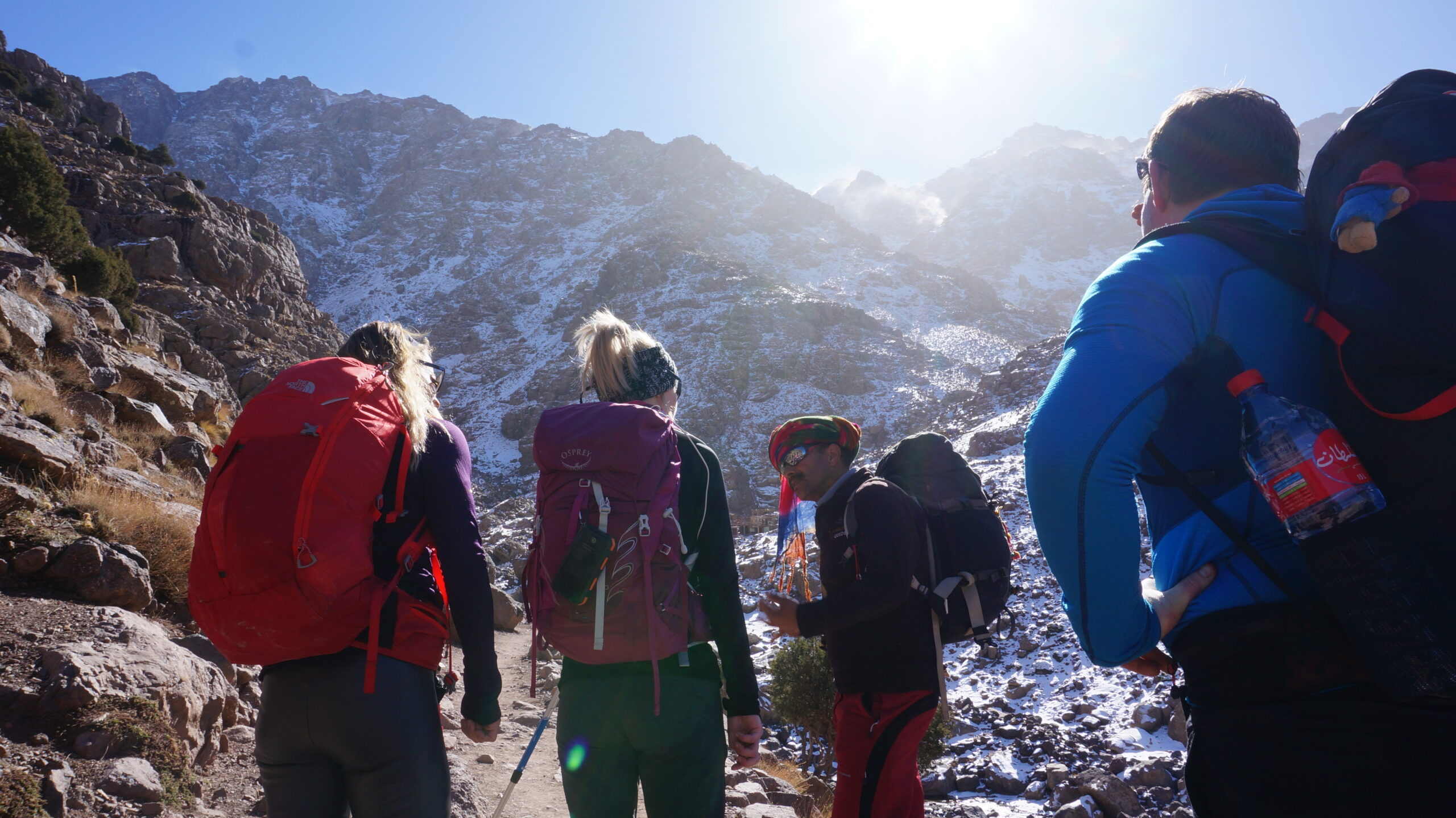 Winter on Toubkal - Climbers looking up to the summit