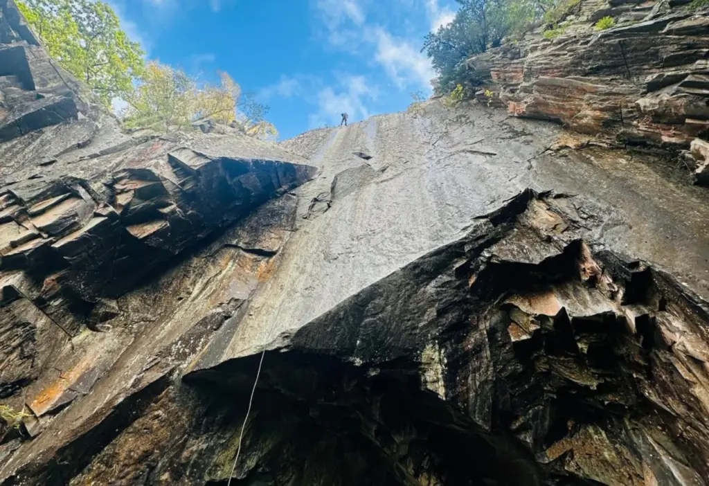 Lake District abseiling Cathedral quarry challenge